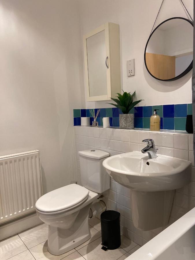 كامبريدج 2 Bedroom, 2 Bathroom Apartment With Free Parking In A Great Location المظهر الخارجي الصورة