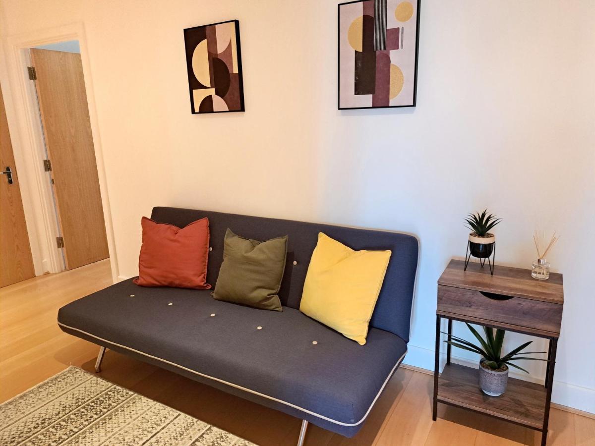 كامبريدج 2 Bedroom, 2 Bathroom Apartment With Free Parking In A Great Location المظهر الخارجي الصورة